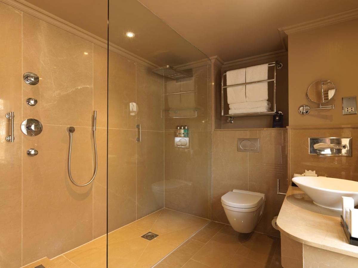 Radisson Blu Hotel, London Bloomsbury - image 2
