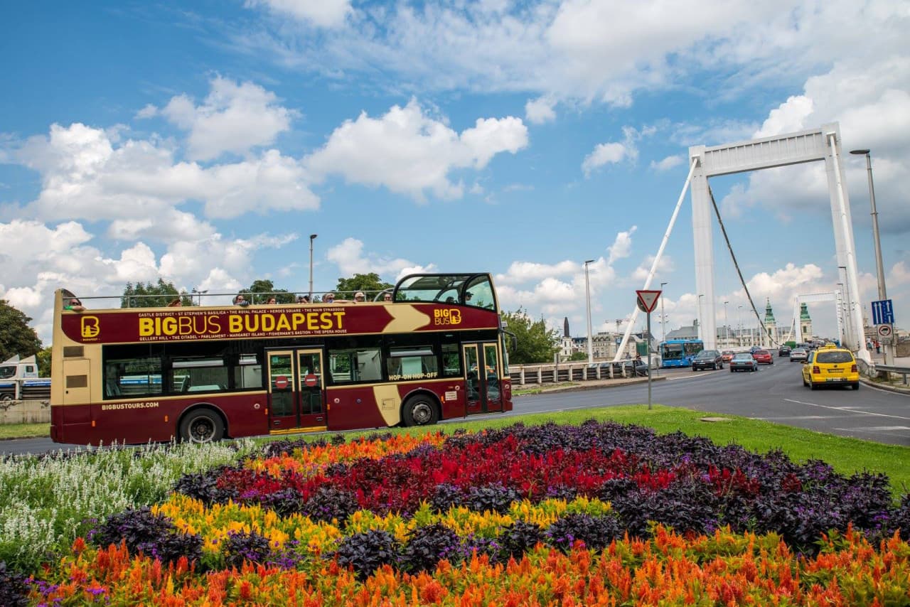 Big Bus Budapest Hop-on Hop-off Bus Tour - image 2