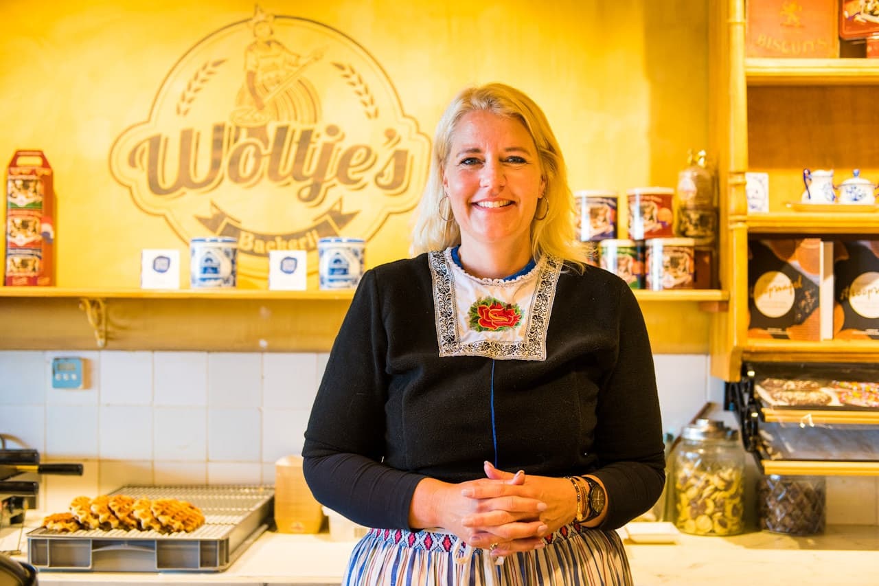 Volendam, Marken, and Windmills Half-Day Tour from Amsterdam - image 7