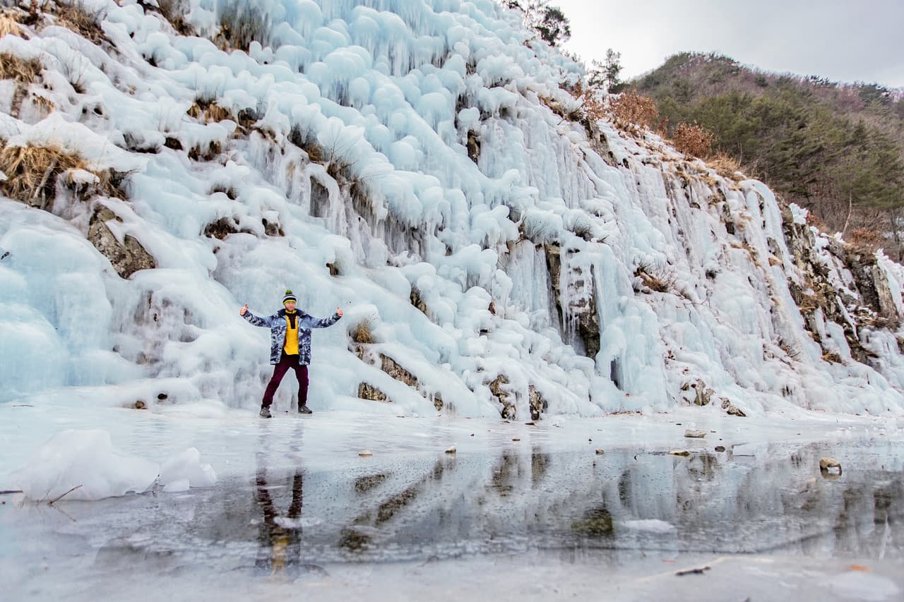 Cheongsong Ice Valley, Pohang Space Walk, and Gyeongju Full-Day Tour from Busan - main image
