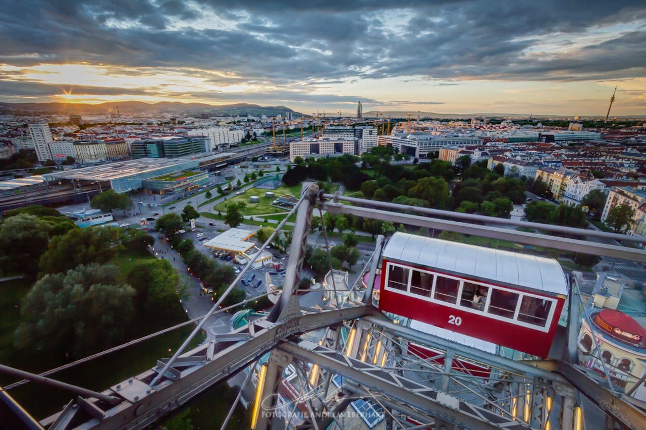 Vienna's Giant Ferris Wheel - image 2