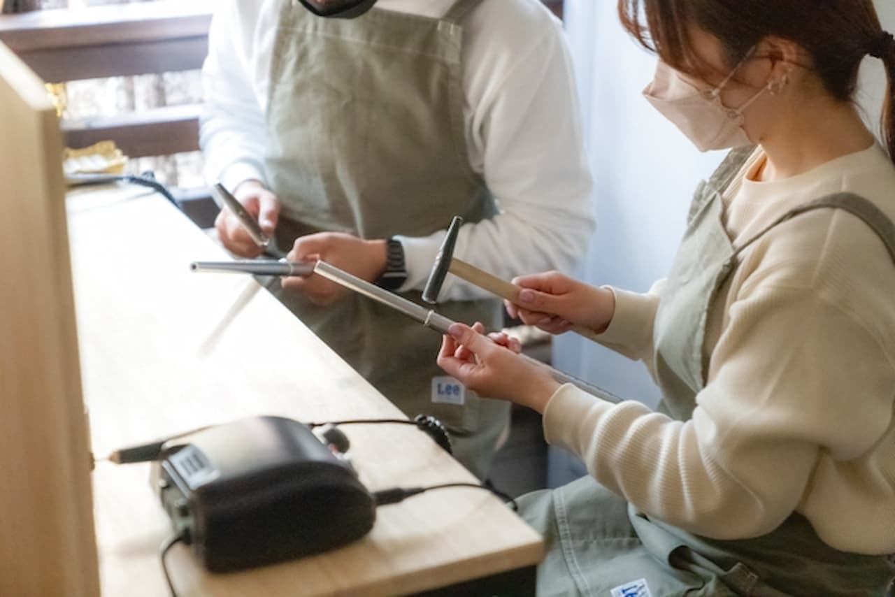Silver Ring-Making Experience at Taisho Romance Workshop Grace - image 5