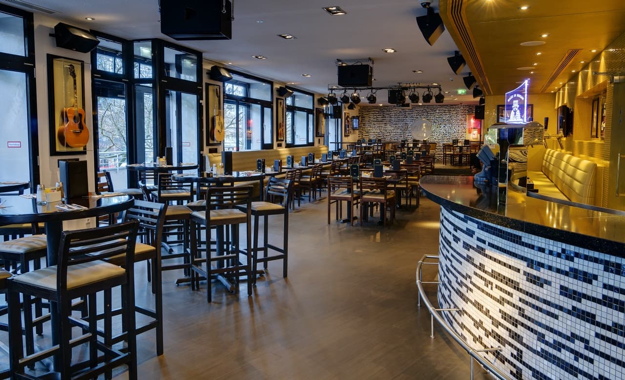 Hard Rock Cafe Berlin Dining Experience - image 4
