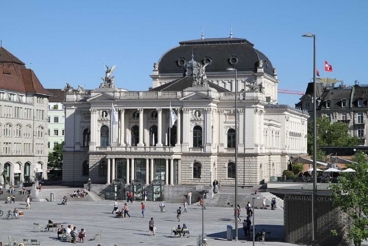 Zurich Sightseeing Bus Tour with Guided Old Town Walk - image 7