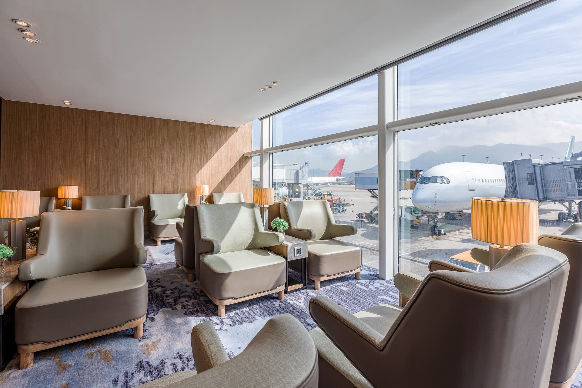 Plaza Premium Lounge - Hong Kong International Airport Terminal 1 - image 3