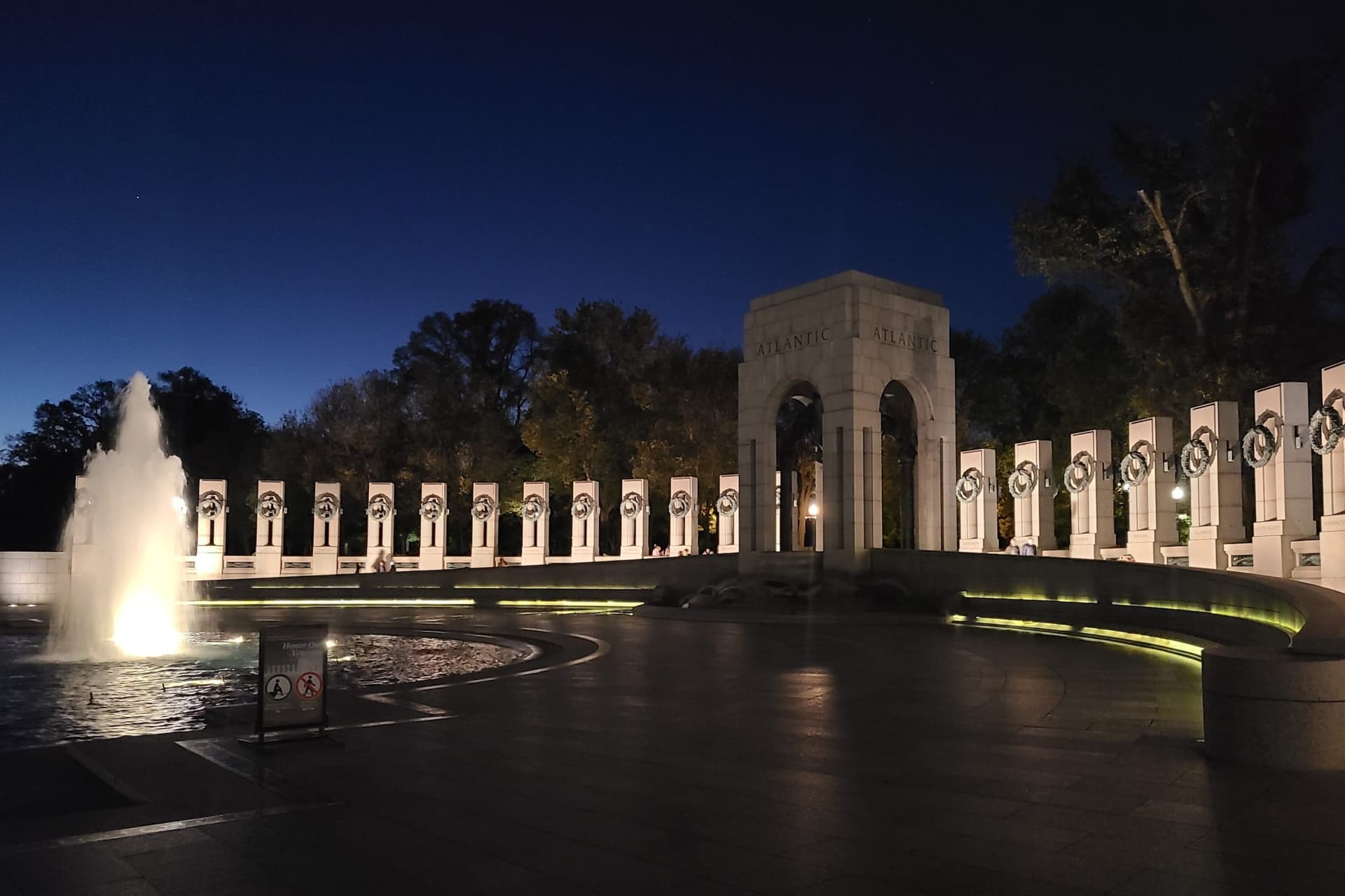 Washington DC Night Memorials Walking Tour with Skyline View - image 2