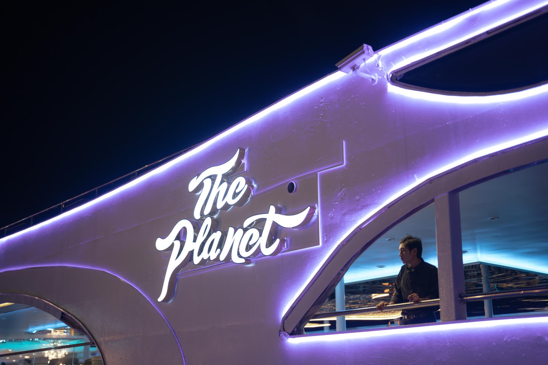 Chao Phraya River Dinner Cruise aboard The Planet Cruise - image 12