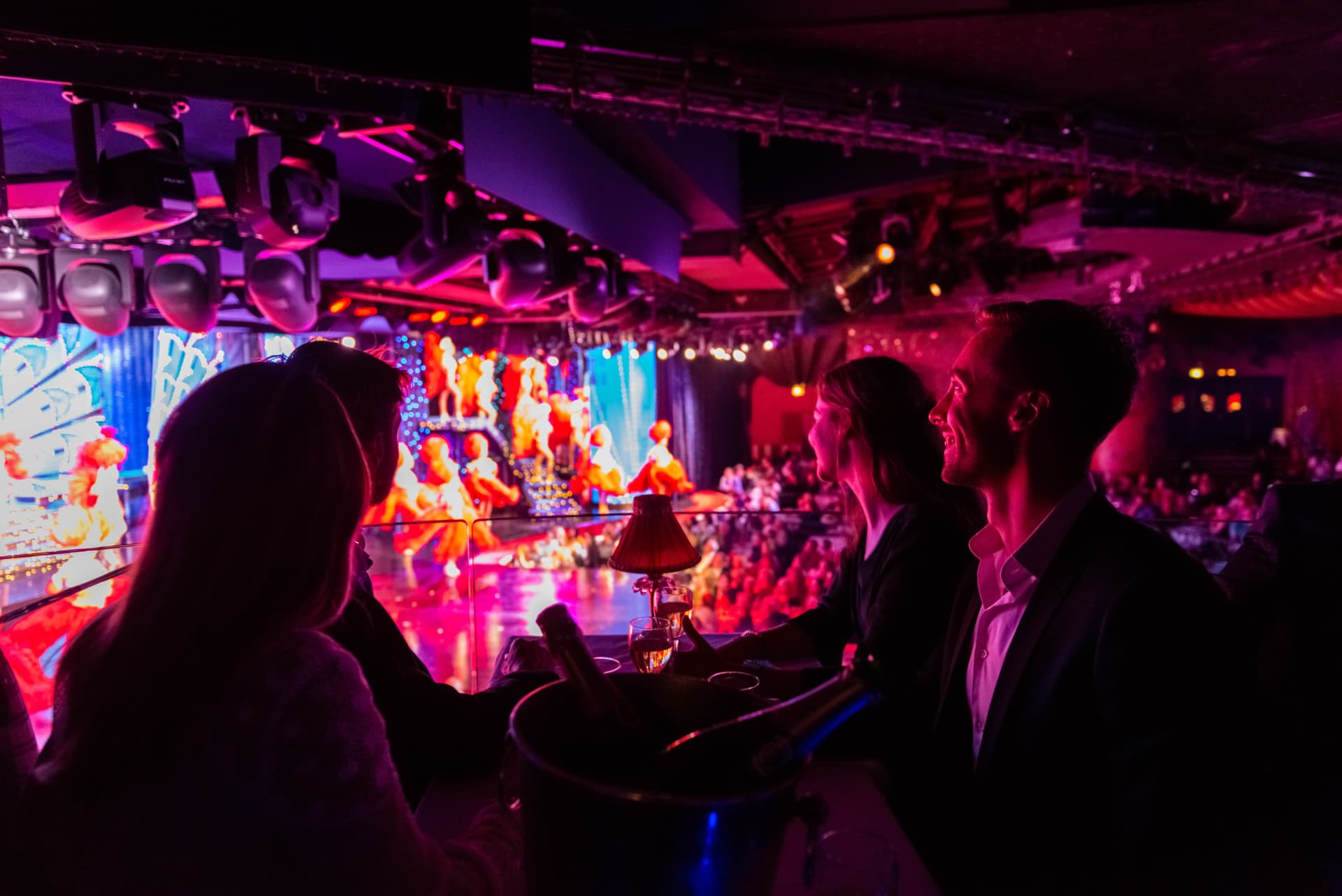 Moulin Rouge Cabaret Show and Paris Bus Tour - image 4