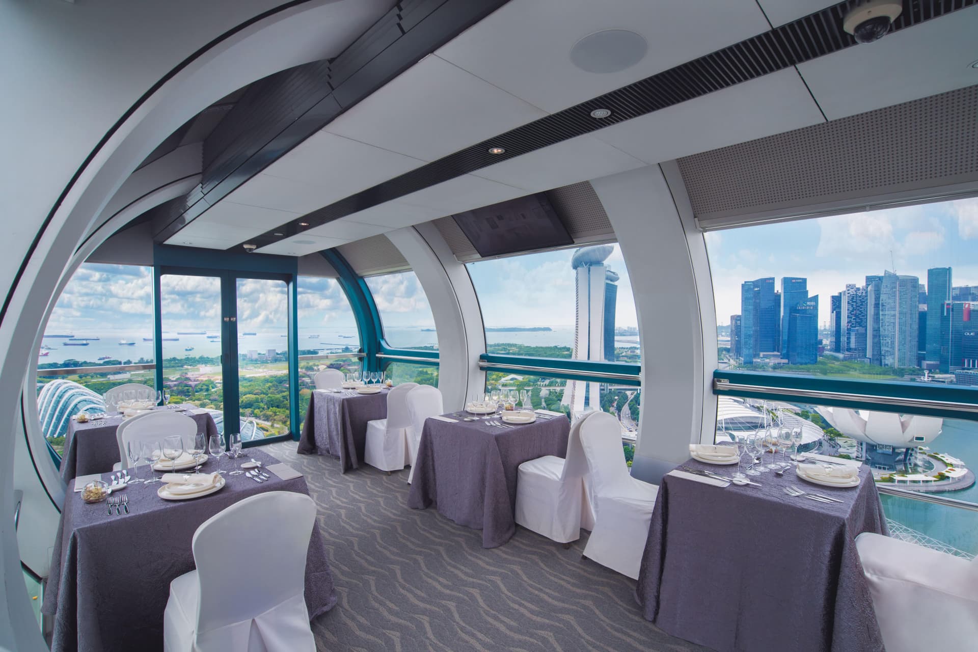 165 Sky Dining by Singapore Flyer - image 2