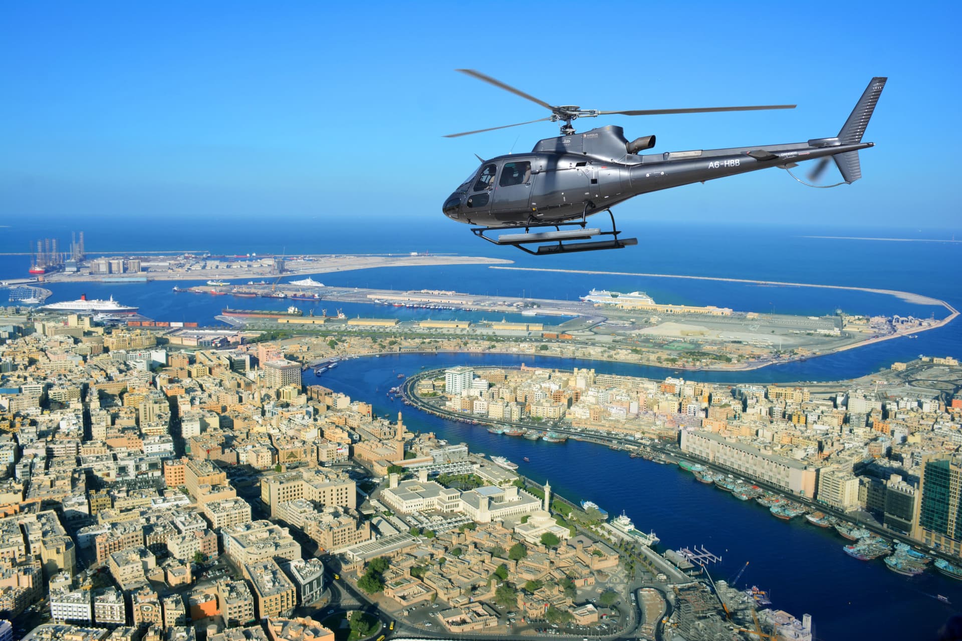 Dubai Helicopter Tour by HeliDubai - image 3
